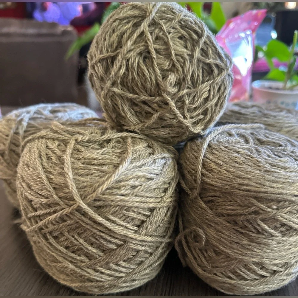 Cascade 220 Peruvian Highland Wool Yarn 🧶 1200+ yards - Picture 2 of 5